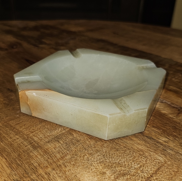 Green Onyx Heavy Stone Marble Ashtray - Picture 4 of 5